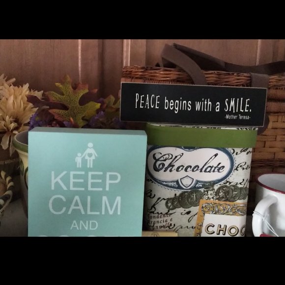 "Peace Begins with a Smile" 8x2" b/w wood sign Mother Teresa Quote - Picture 3 of 10